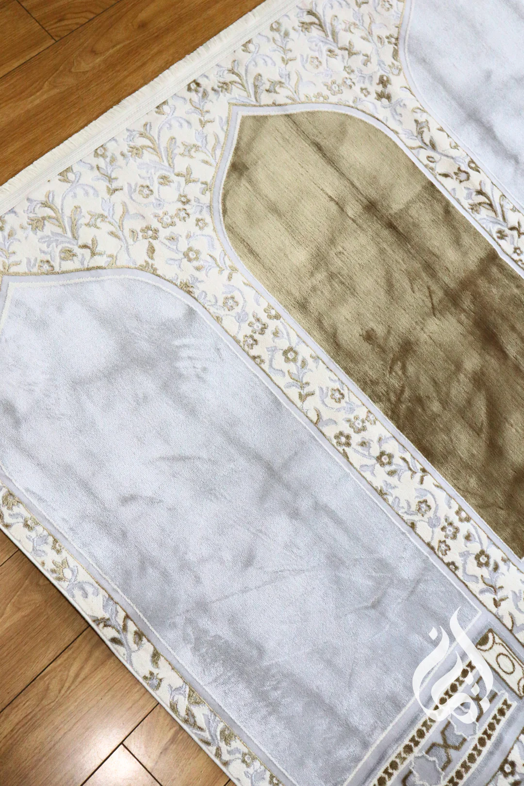 Ameera Grand Prayer Mat (Multi) - Image 2