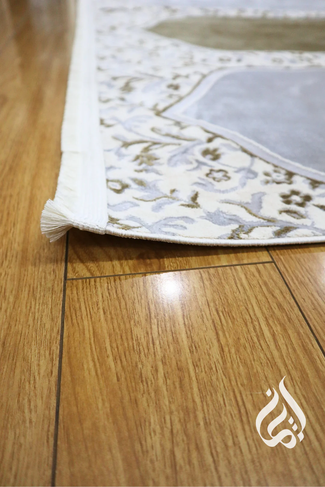 Ameera Grand Prayer Mat (Multi) - Image 4