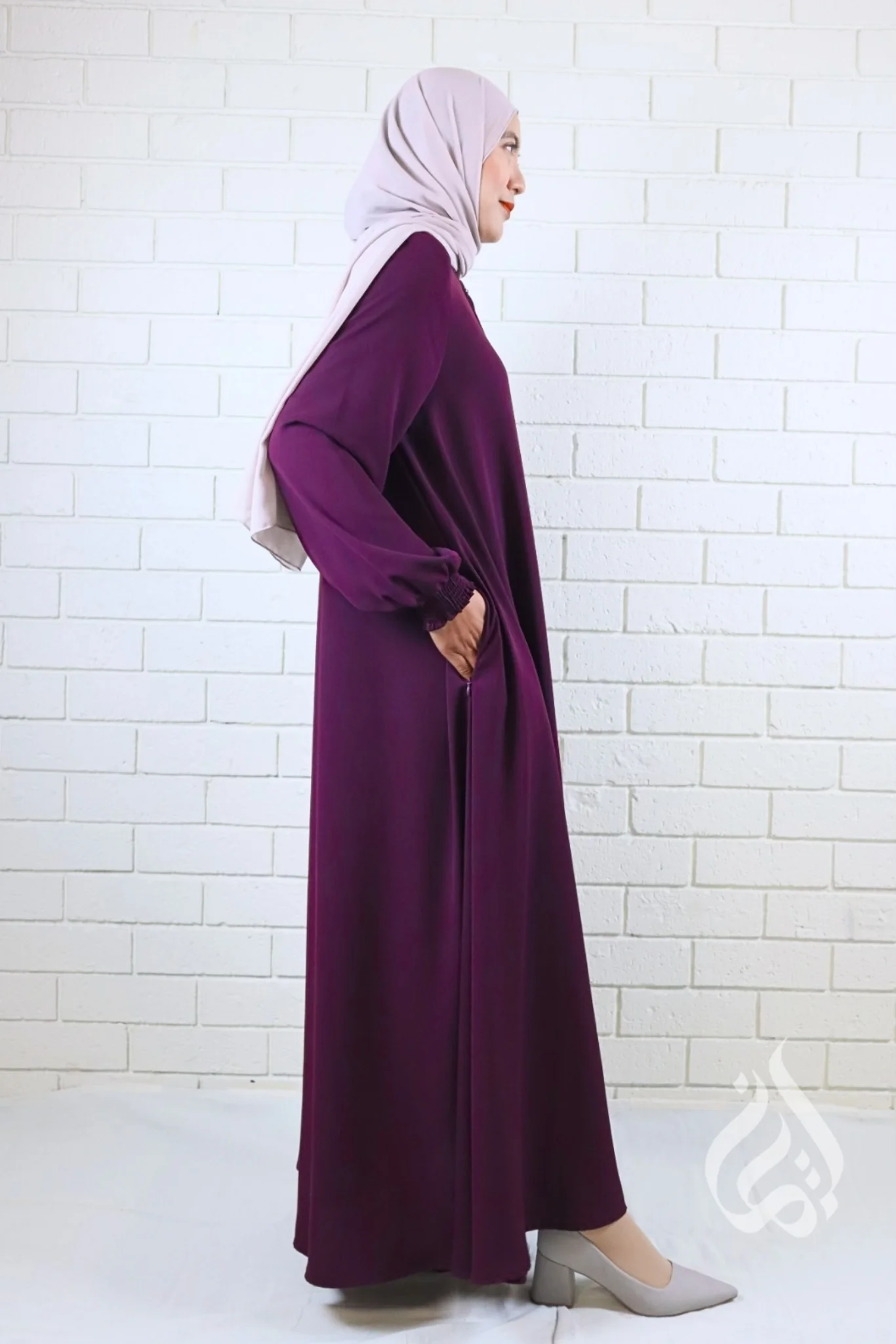 Front Zipped Abaya - Plum - Image 3