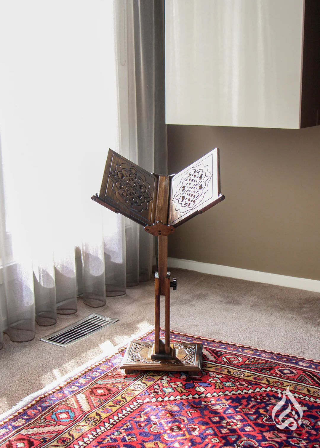 Wooden Qur'an Stand - Image 3